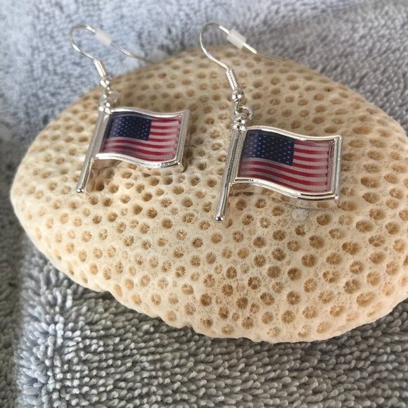 American Flag Earrings Patriotic Labor Day  July 4th Veterans Memorial P… - Picture 7 of 11